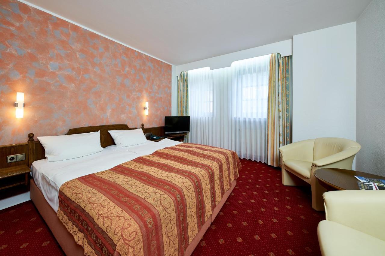 Hotel Zur Post 베른카슈텔쿠에스 외부 사진