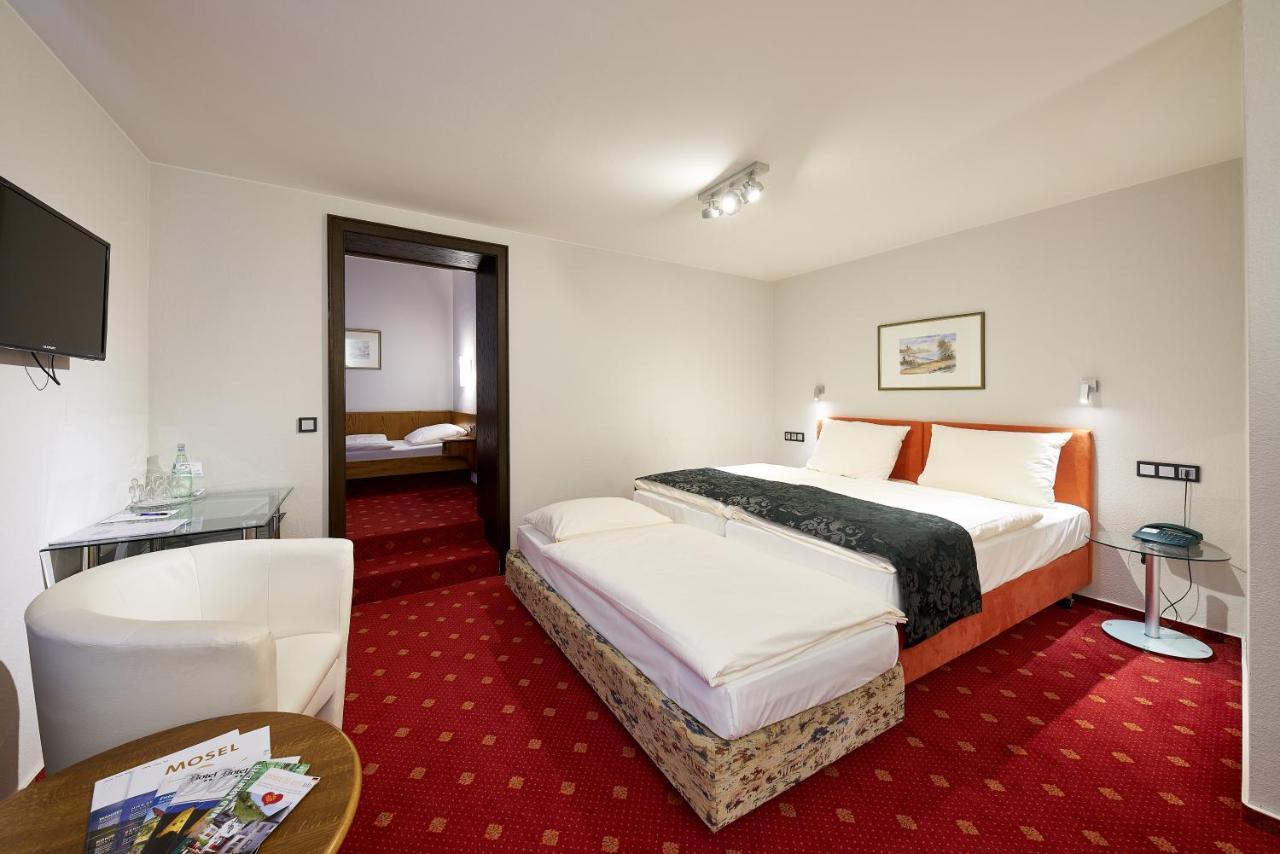 Hotel Zur Post 베른카슈텔쿠에스 외부 사진