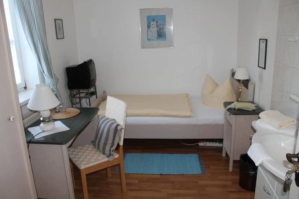 Hotel Zur Post 베른카슈텔쿠에스 외부 사진