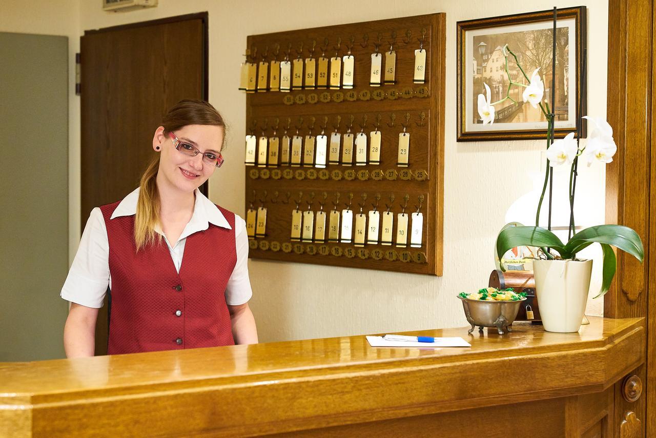 Hotel Zur Post 베른카슈텔쿠에스 외부 사진